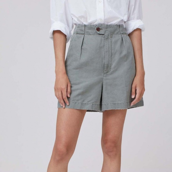Closed Shape Shorts - Basil - Picture 1 of 6